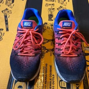 Nike zoom Pegasus 33 orange, blue,black, and white, men’s size 11